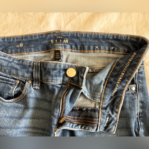 WHBM “The Slim Ankle” cropped jean with cuff. Size 0. - Picture 3 of 4